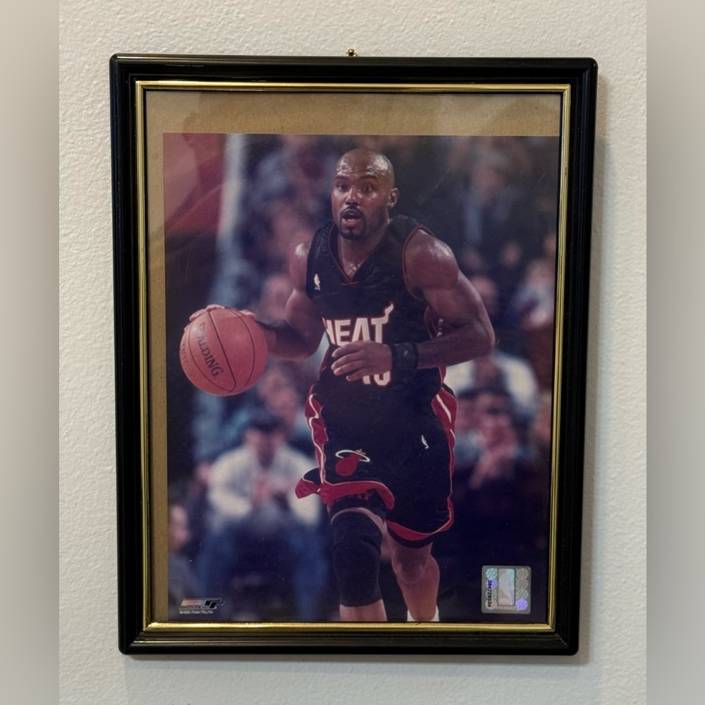 2000 Photo File, Inc # 10 Tim Hardway ( Heat )   NBA product : 384728534